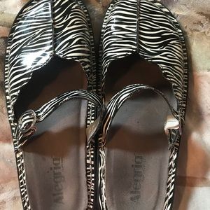 Gently used Alegria zebra print sz 8